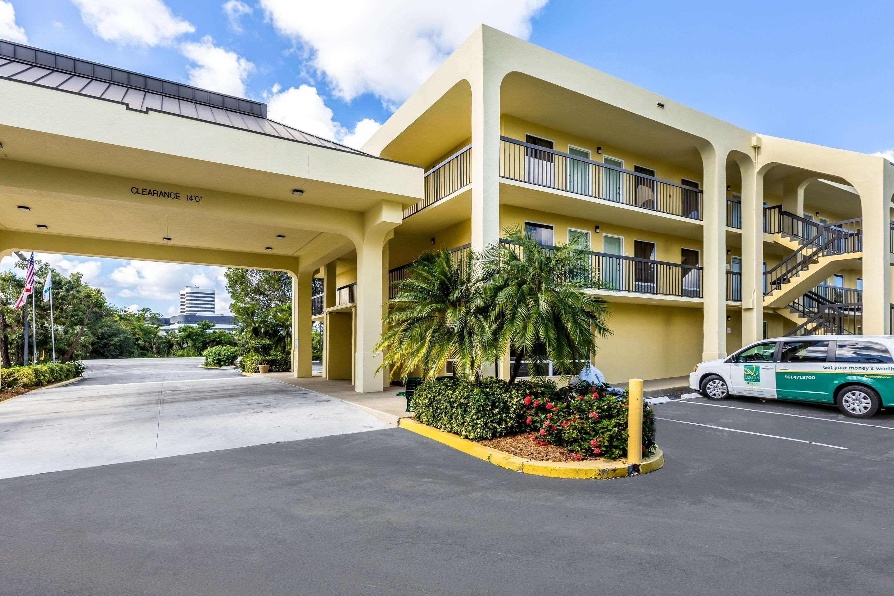 Quality Inn Palm Beach International Airport West Palm Beach Exterior photo