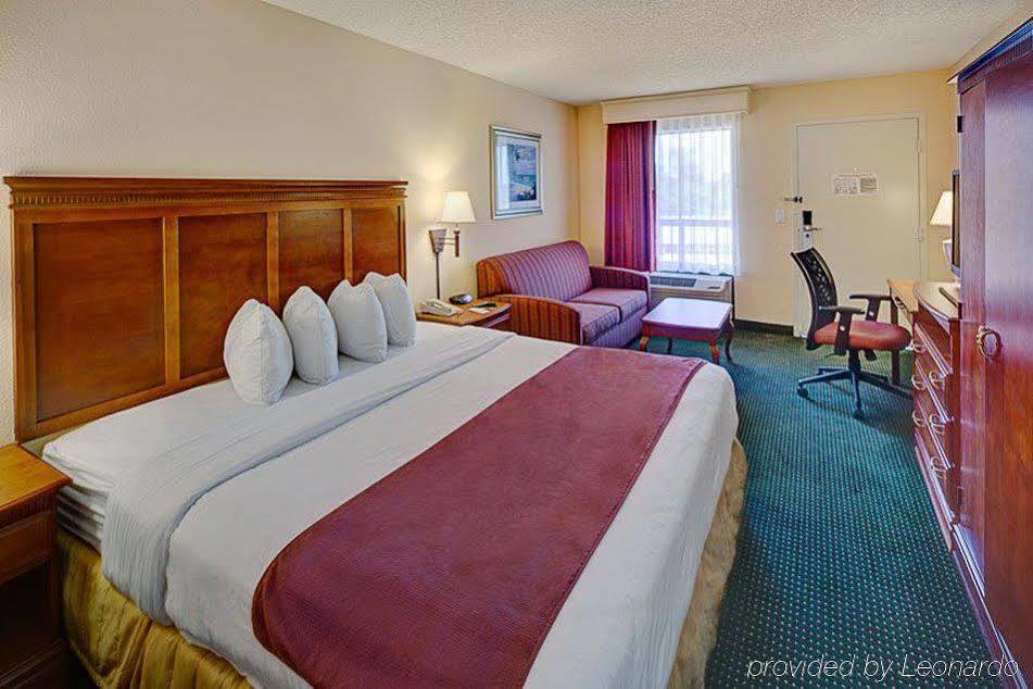 Quality Inn Palm Beach International Airport West Palm Beach Exterior photo